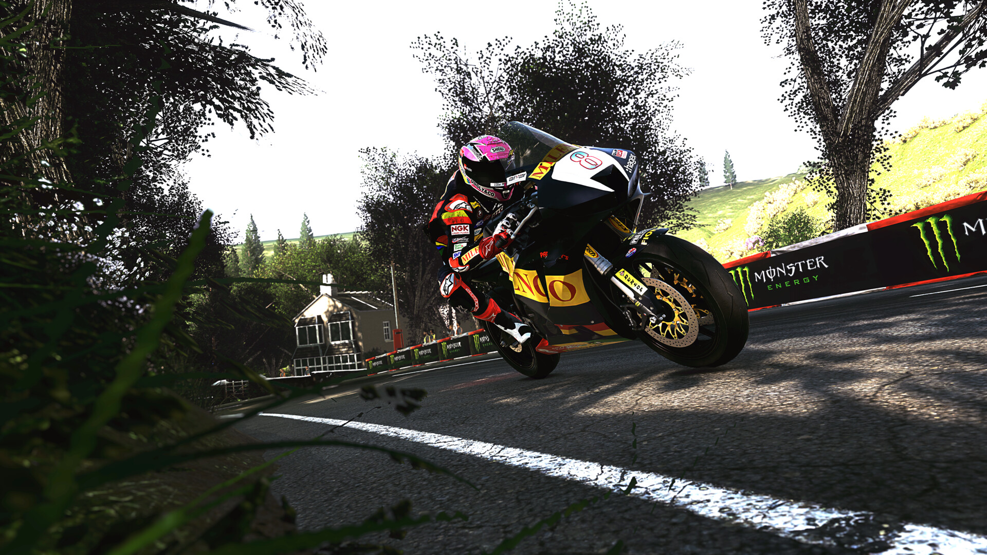 曼岛TT赛事：边缘竞速3 [TT Isle of Man Ride on the Edge 3][v1.2.0中文版][xci][15.23GB]