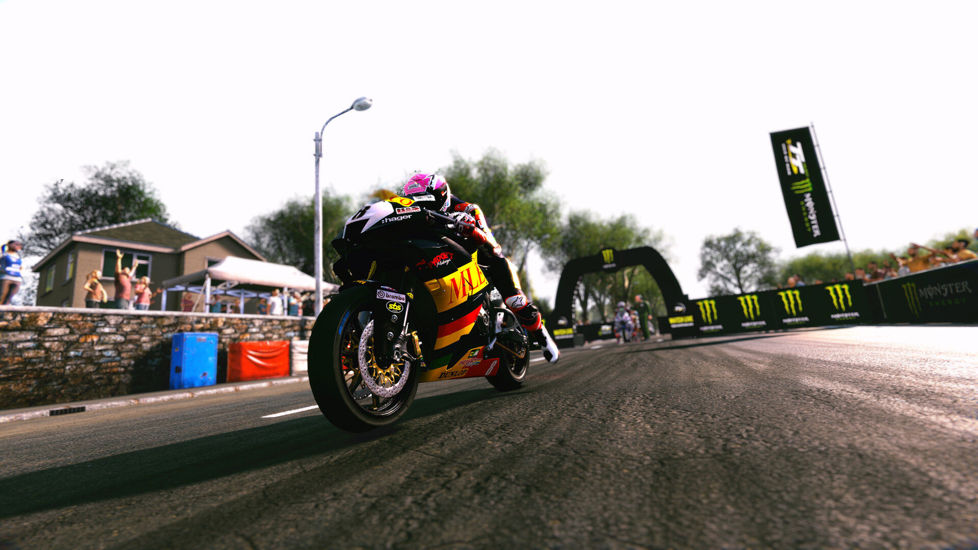 曼岛TT赛事：边缘竞速3 [TT Isle of Man Ride on the Edge 3][v1.2.0中文版][xci][15.23GB]